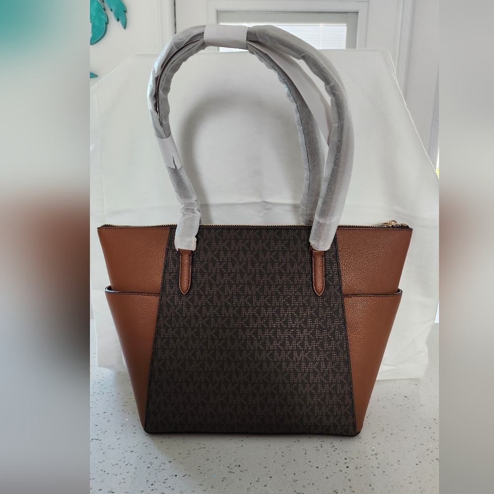 ⚡️🚨 NWT Michael Kors Charlotte Large Leather Tote Bag - Lowest Price🚨 - Picture 7 of 14